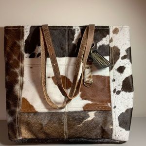 Cowhide tote, extra large, leather straps